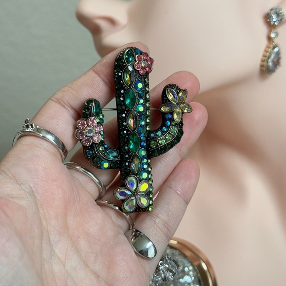 ⚜️🌵 Western Chic Green Cactus Brooch 🏜️ - Picture 7 of 9